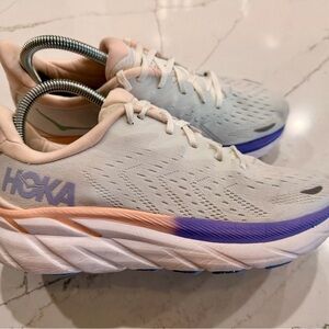Hoka One Clifton 8 Women's Running Shoe Size 7.5B white/purple/peach